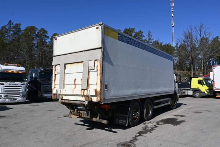 Volvo FM420 6x2 Huutokaupataan