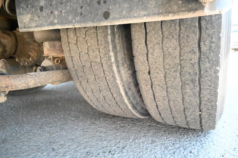 Volvo FM420 6x2 Huutokaupataan