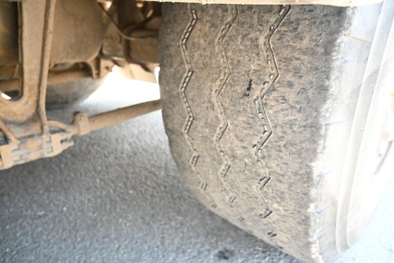 Volvo FM420 6x2 Huutokaupataan