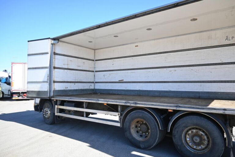 Volvo FM420 6x2 Huutokaupataan