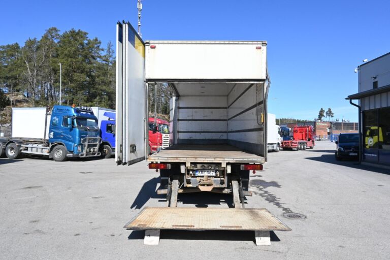 Volvo FM420 6x2 Huutokaupataan