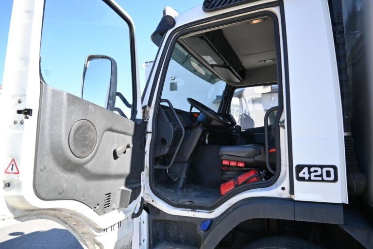 Volvo FM420 6x2 Huutokaupataan