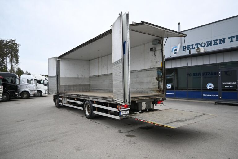 Scania P320 4x2