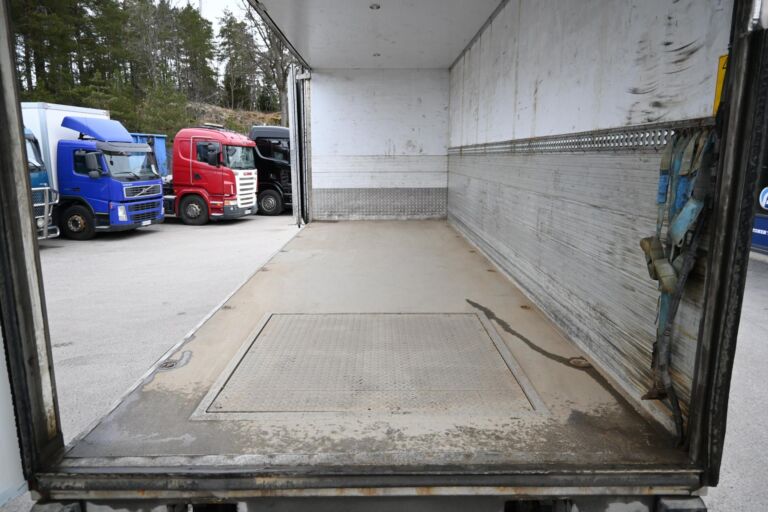Scania P320 4x2