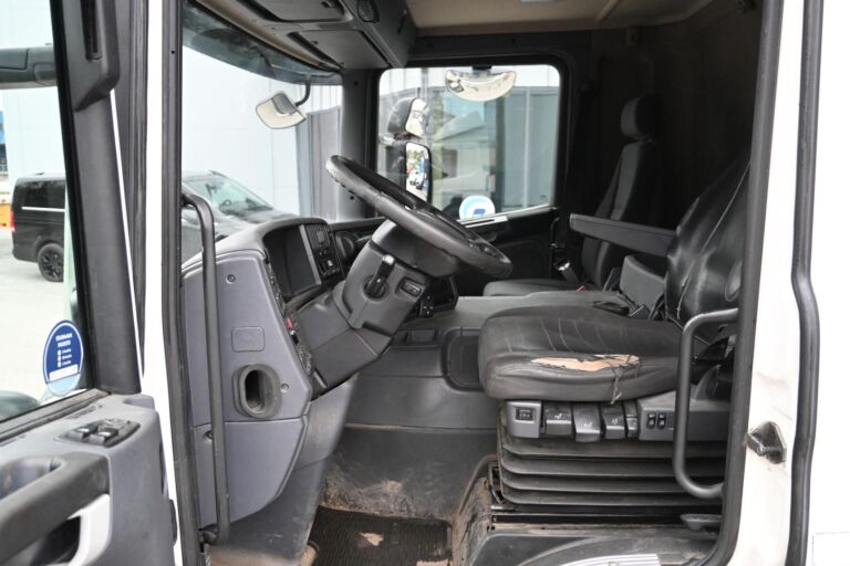 Scania P320 4x2