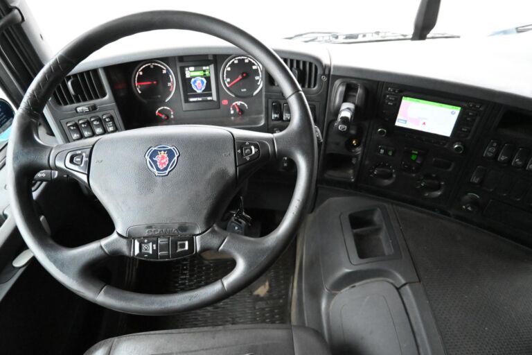 Scania P320 4x2
