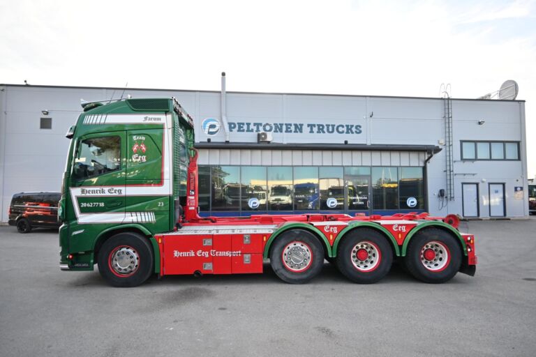 Volvo FH540 8x4/4 Koukkuauto