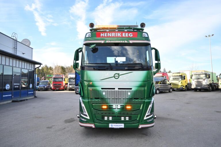 Volvo FH540 8x4/4 Koukkuauto