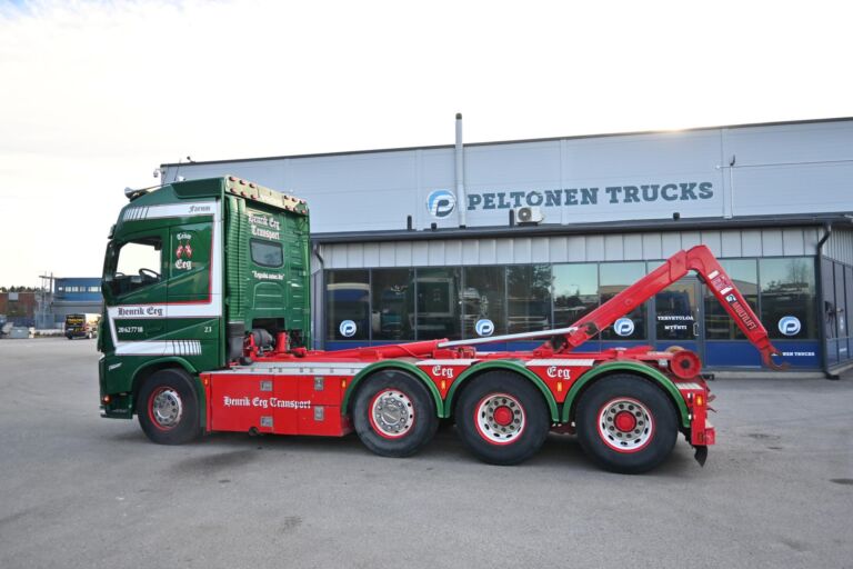 Volvo FH540 8x4/4 Koukkuauto