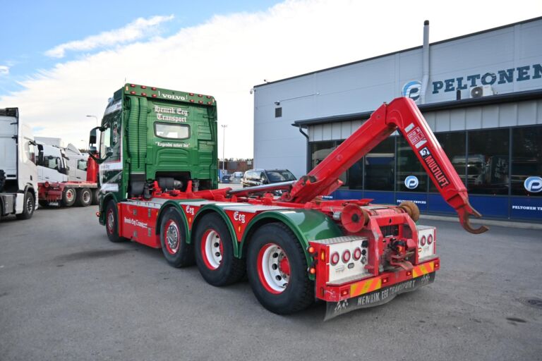 Volvo FH540 8x4/4 Koukkuauto