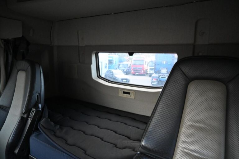 Volvo FH540 8x4/4 Koukkuauto
