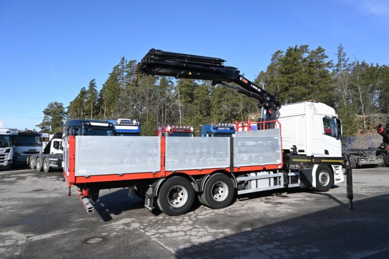 Scania R500 6x2 HIAB 302 7+1