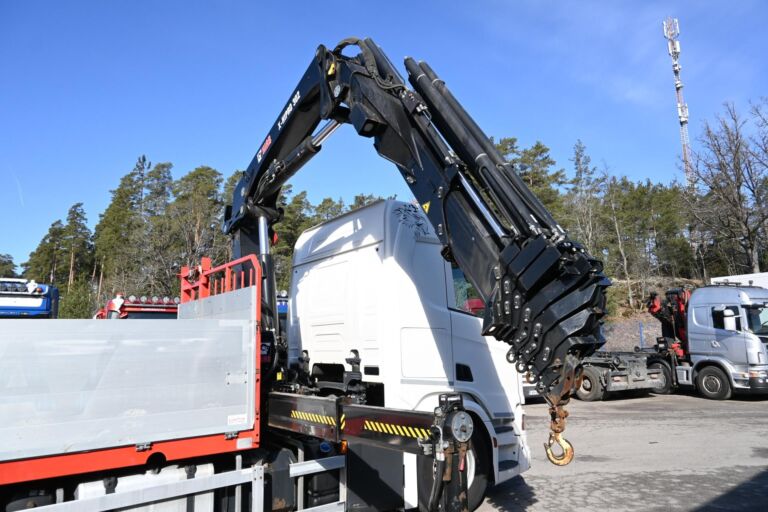 Scania R500 6x2 HIAB 302 7+1
