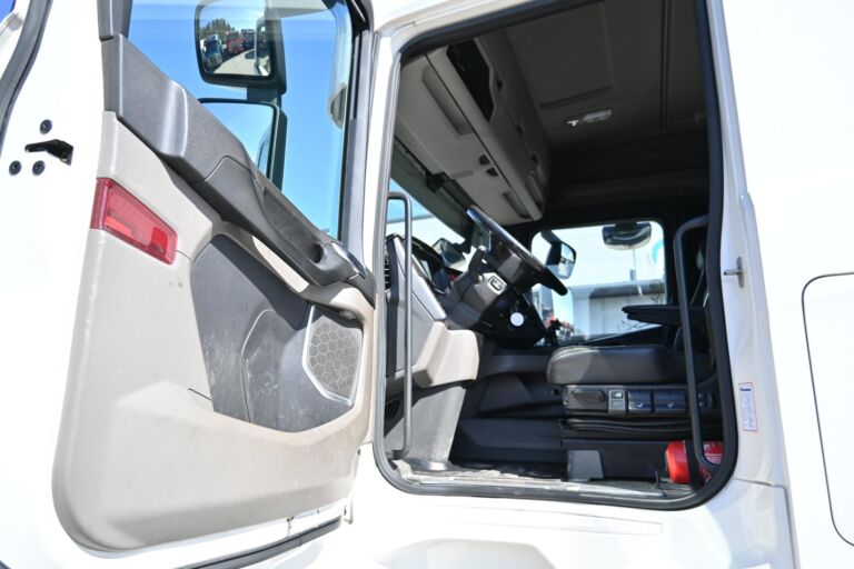 Scania R500 6x2 HIAB 302 7+1