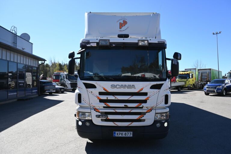Scania P420 6x2 jakeluauto