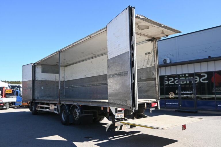 Scania P420 6x2 jakeluauto