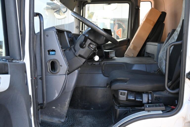 Scania P420 6x2 jakeluauto