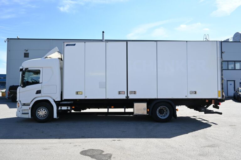 Scania P320 4x2