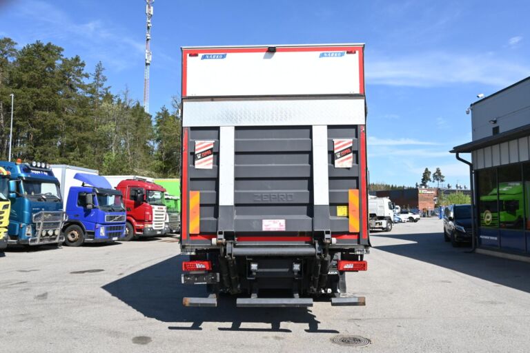 Scania P320 4x2