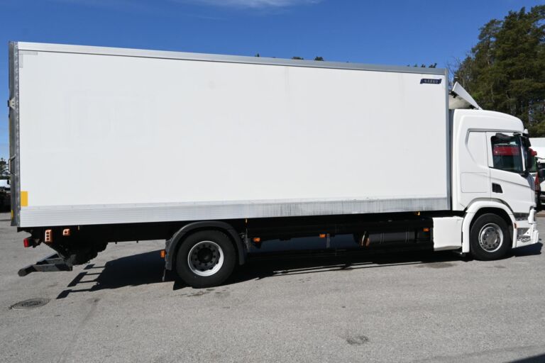 Scania P320 4x2