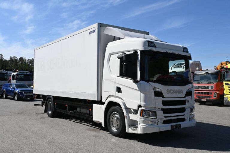 Scania P320 4x2