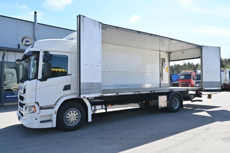 Scania P320 4x2
