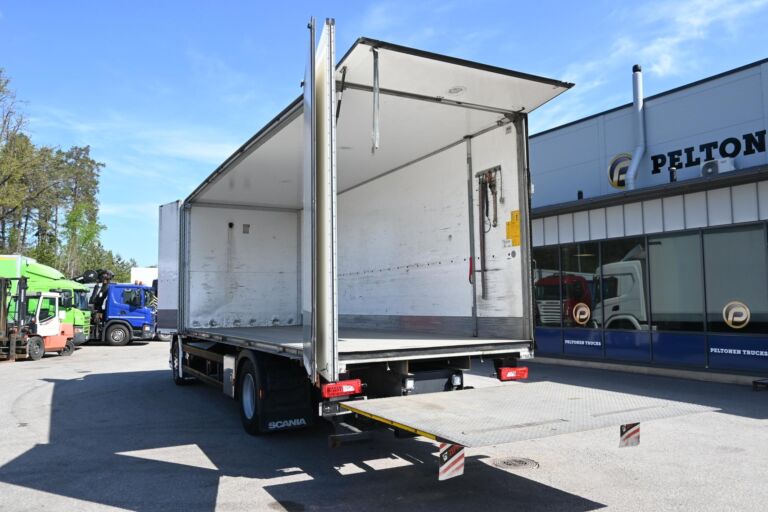 Scania P320 4x2