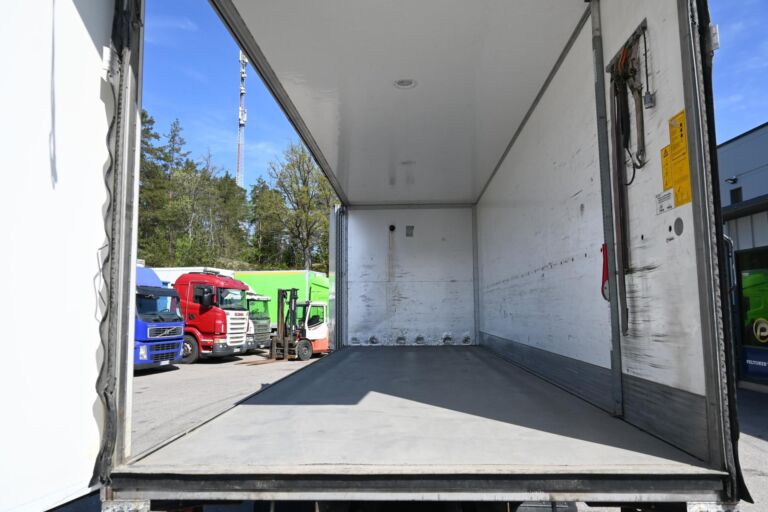 Scania P320 4x2