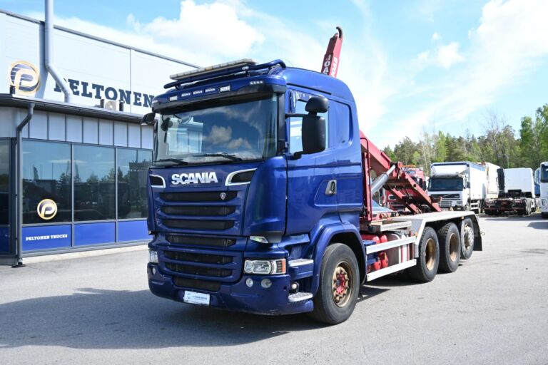 Scania R580 8x4 koukkuauto