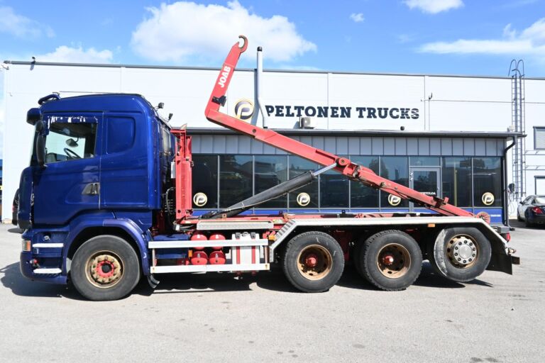 Scania R580 8x4 koukkuauto