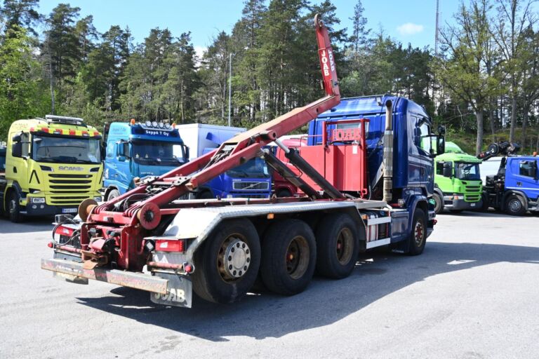 Scania R580 8x4 koukkuauto
