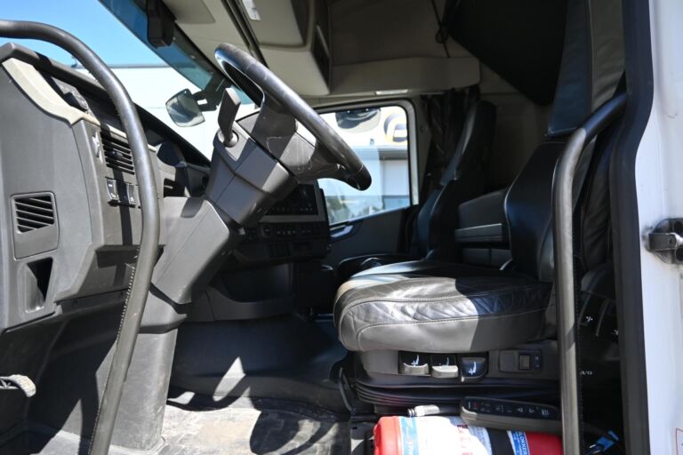 Volvo FH500 6x2 konttialusta