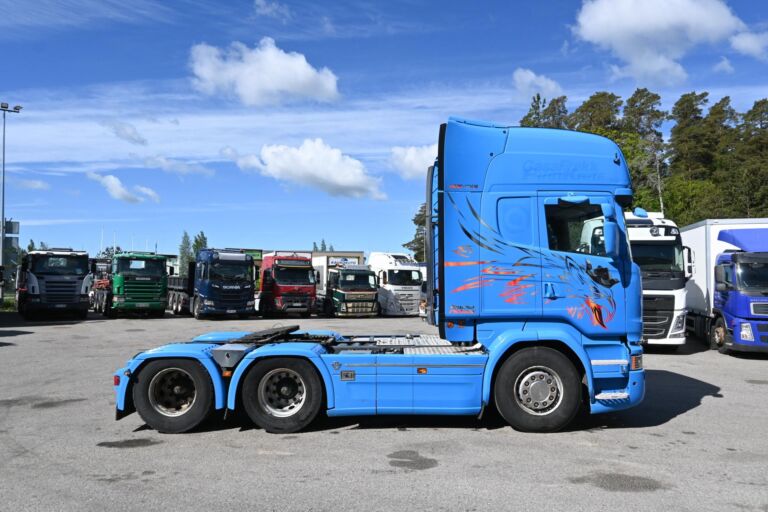 Scania R580 6x4 ADR vetopöytäauto