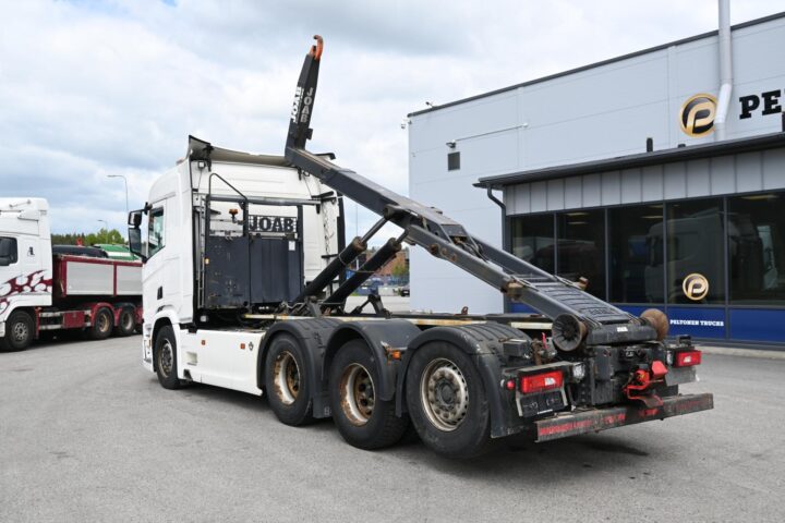 Scania R590 8×4*4 Tridem