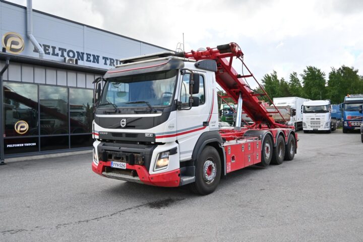 Volvo FMX500 8×4/4 Vaijeri
