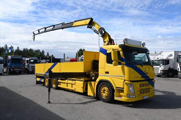 Volvo FM330 6×2*4 Palfinger PK19