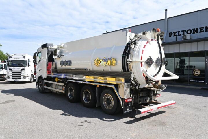 Volvo FH540 8×4*4 ADR