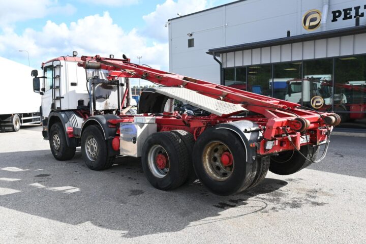 Scania P340 8×2 vaijeriauto