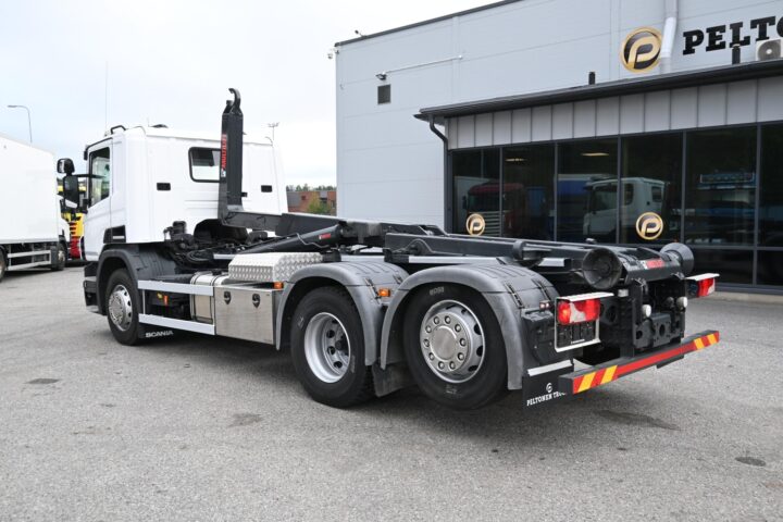 Scania P360 6×2 Multilift