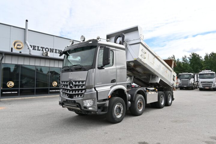 Mercedes-Benz Arocs 3258 8×4 Maansiirto