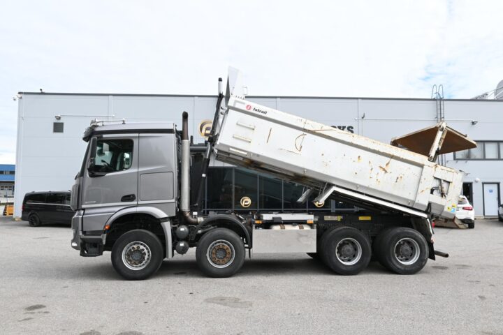 Mercedes-Benz Arocs 3258 8×4 Maansiirto
