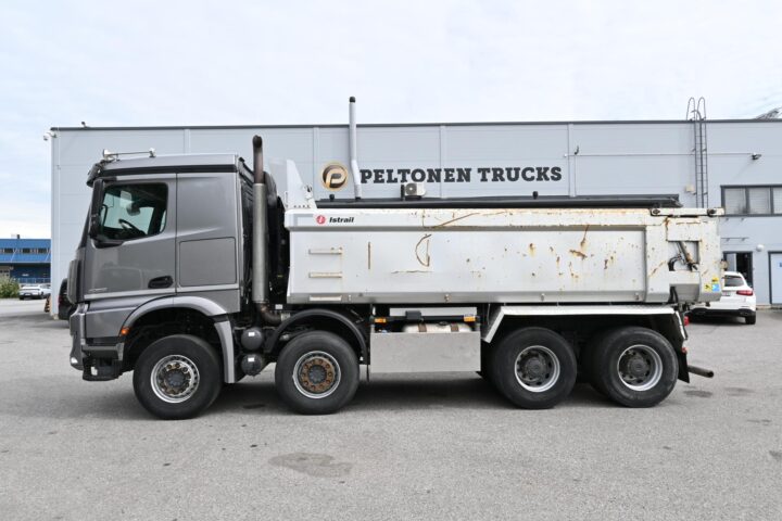 Mercedes-Benz Arocs 3258 8×4 Maansiirto