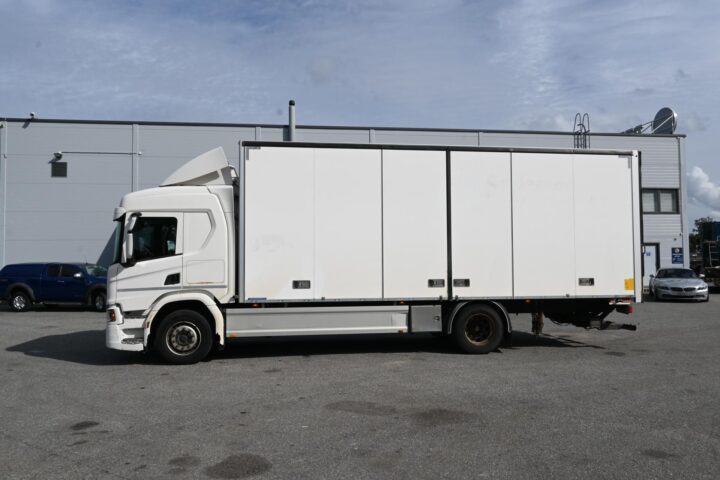 Scania P320 4×2