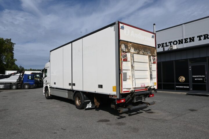 Scania P320 4×2