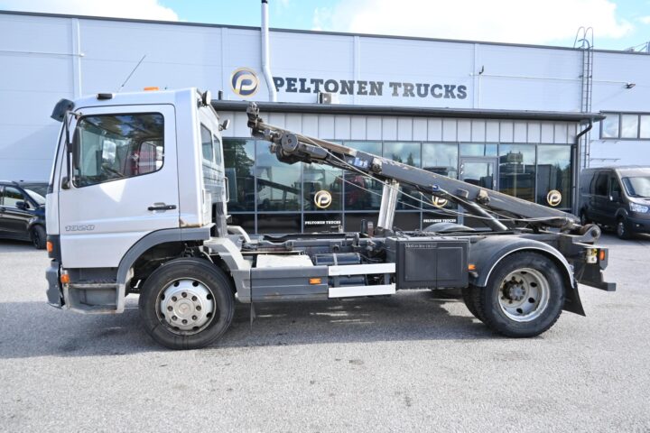 Mercedes-Benz Atego 1328