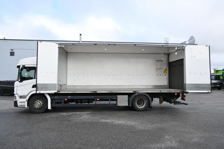 Scania P280 4×2